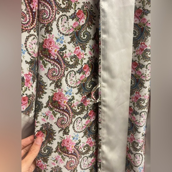 Vintage Gold Label Victoria’s Secret Robe Paisley/Floral Print One Size - Picture 3 of 3
